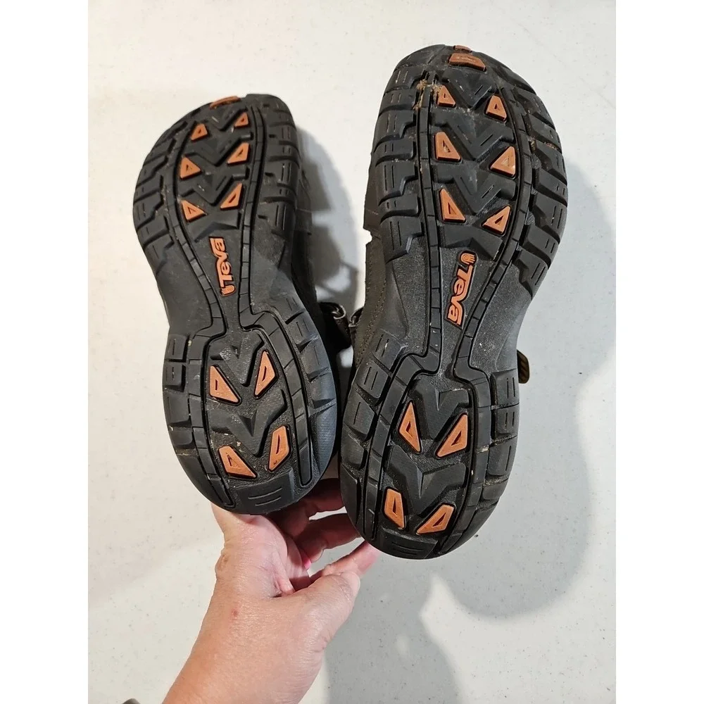 TEVA Dozer Sandals Mens 11 Brown Adjustable Hiking Fishing Closed Toe Sandal(S59